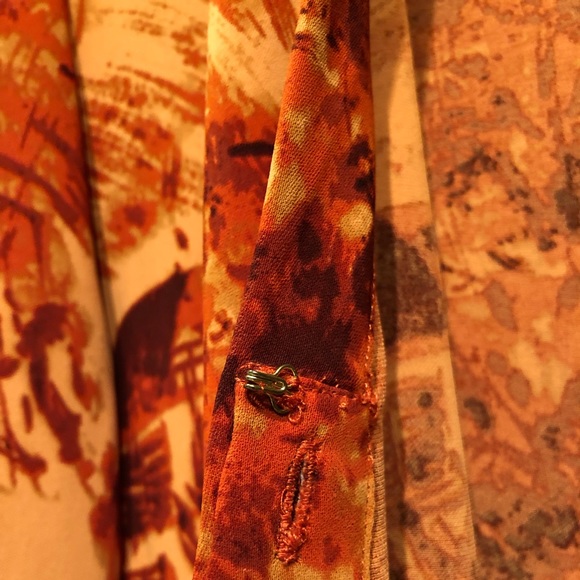 Aritzia Babaton burnt umber pattern blouse - Picture 3 of 5